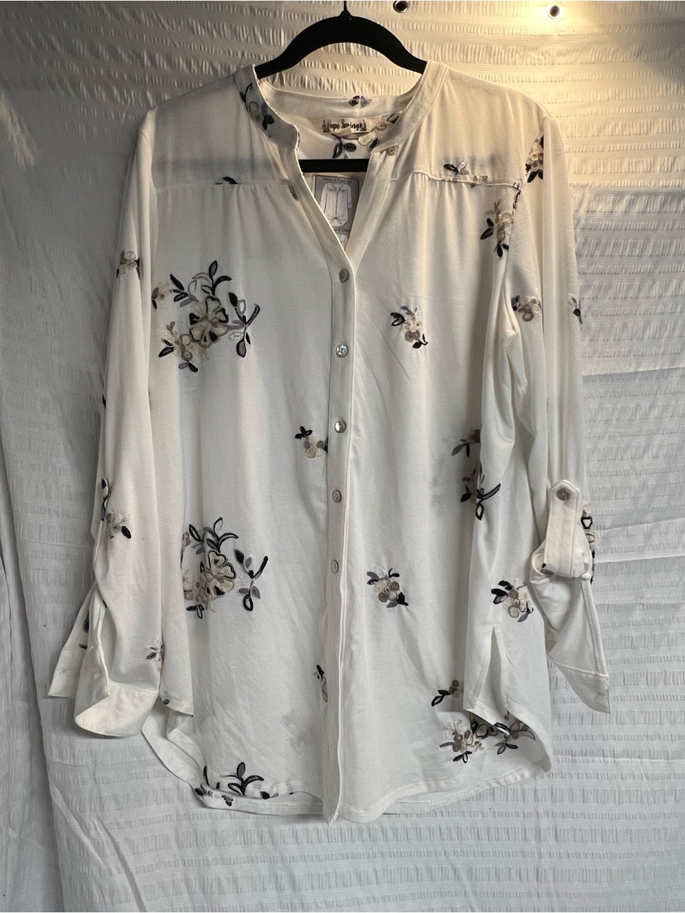 Relaxed White Floral Button-Front Shirt